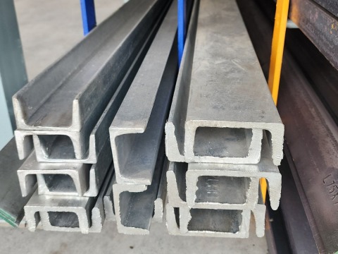 ขายส่งเหล็กรางน้ำ